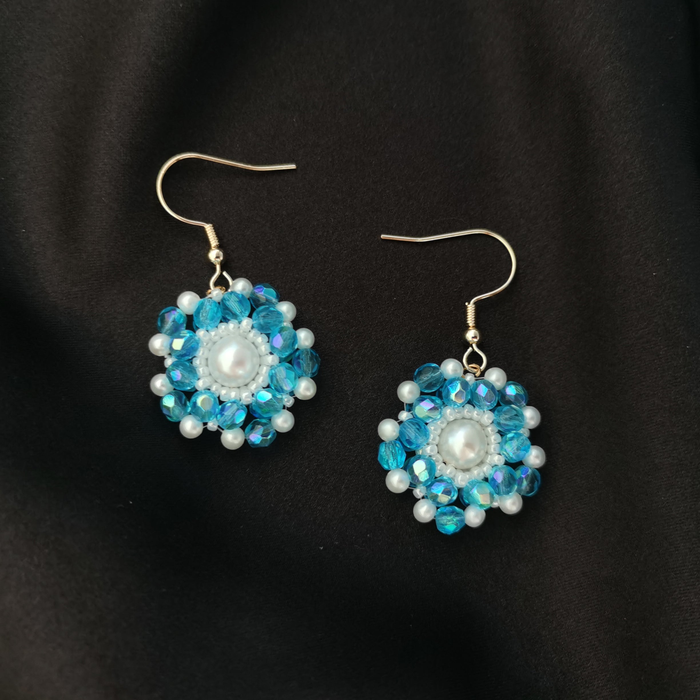 Kit - Blue Snowflake Pearl Earrings